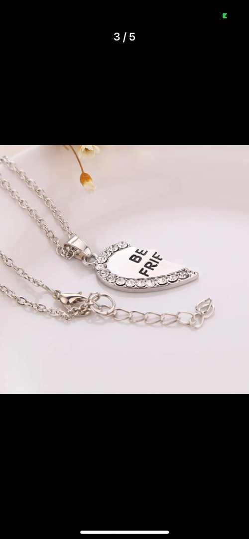 COLLAR POPULAR MEDIO Y MEDIO CORAZÓN MEJORES AMIGOS