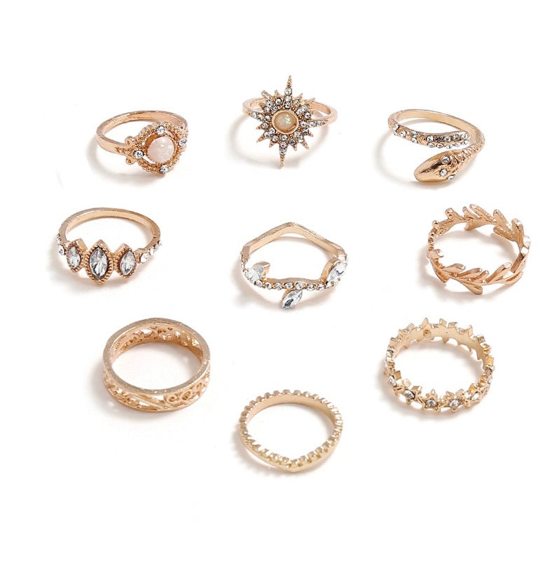 COOL SET  FASHION IN STYLE GOLD COLOR RINGS