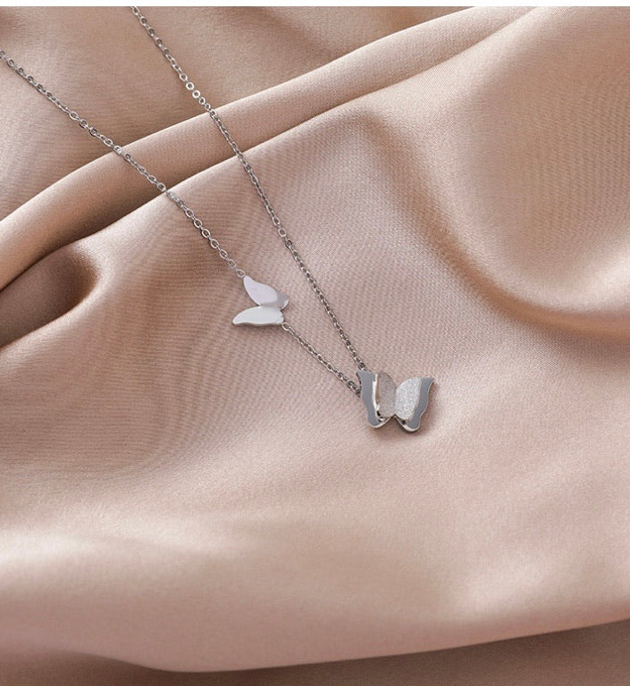 DOUBLE BUTTERFLY ROSE GOLD NECKLACE
